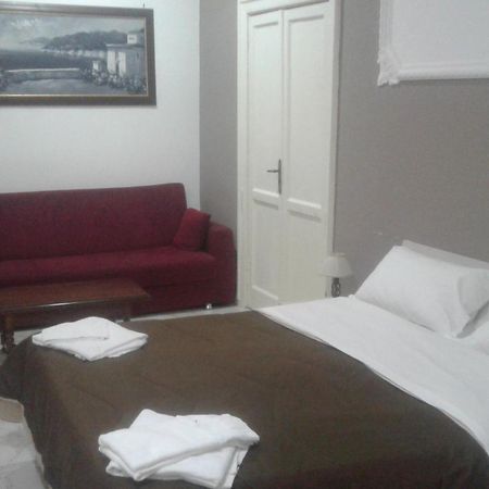 B&Bhotel Emmanuel Napoli エクステリア 写真