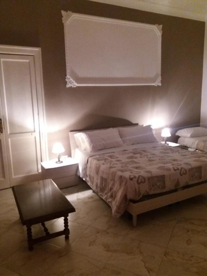 B&Bhotel Emmanuel Napoli エクステリア 写真