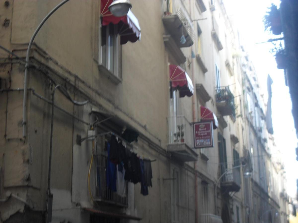 B&Bhotel Emmanuel Napoli エクステリア 写真