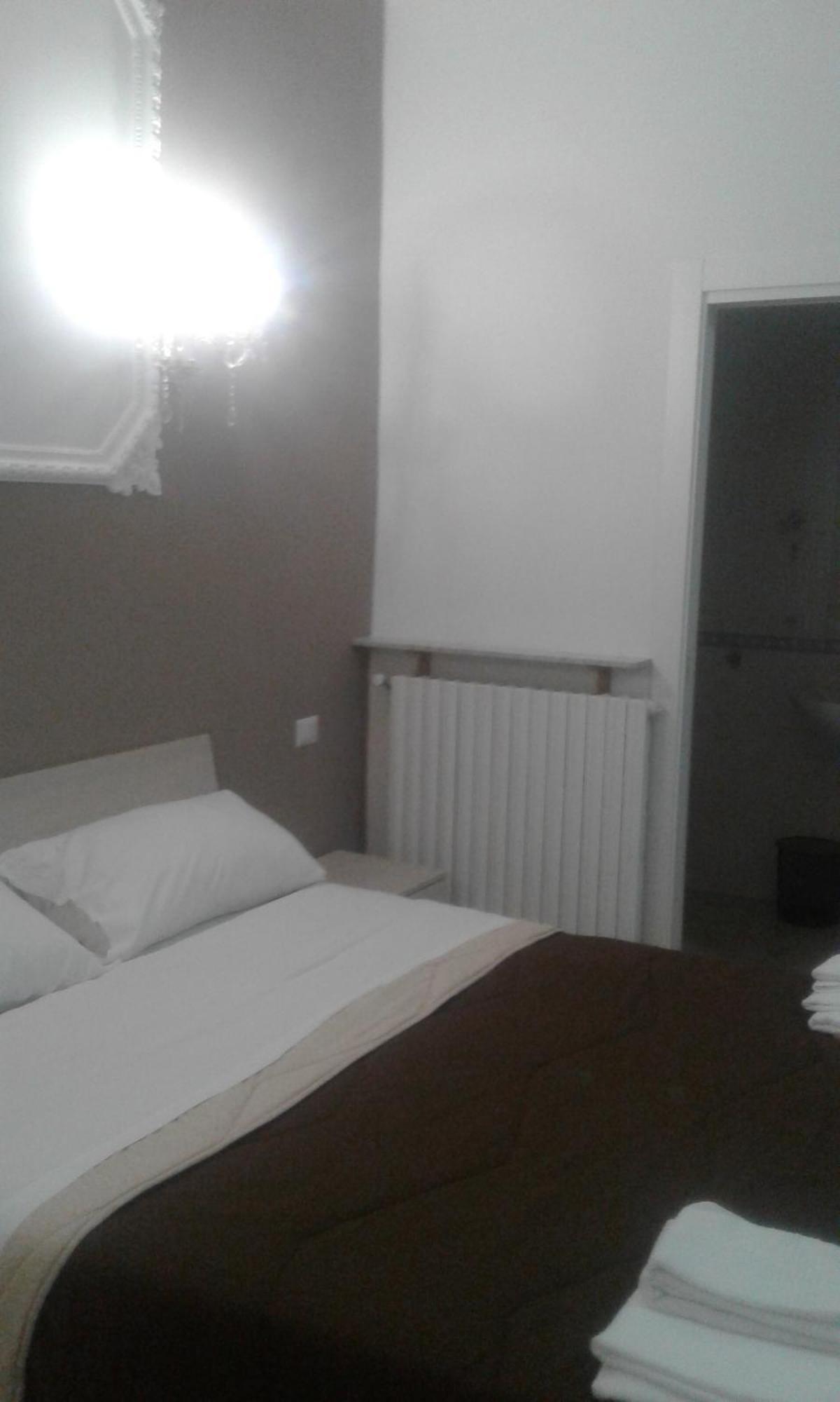 B&Bhotel Emmanuel Napoli エクステリア 写真